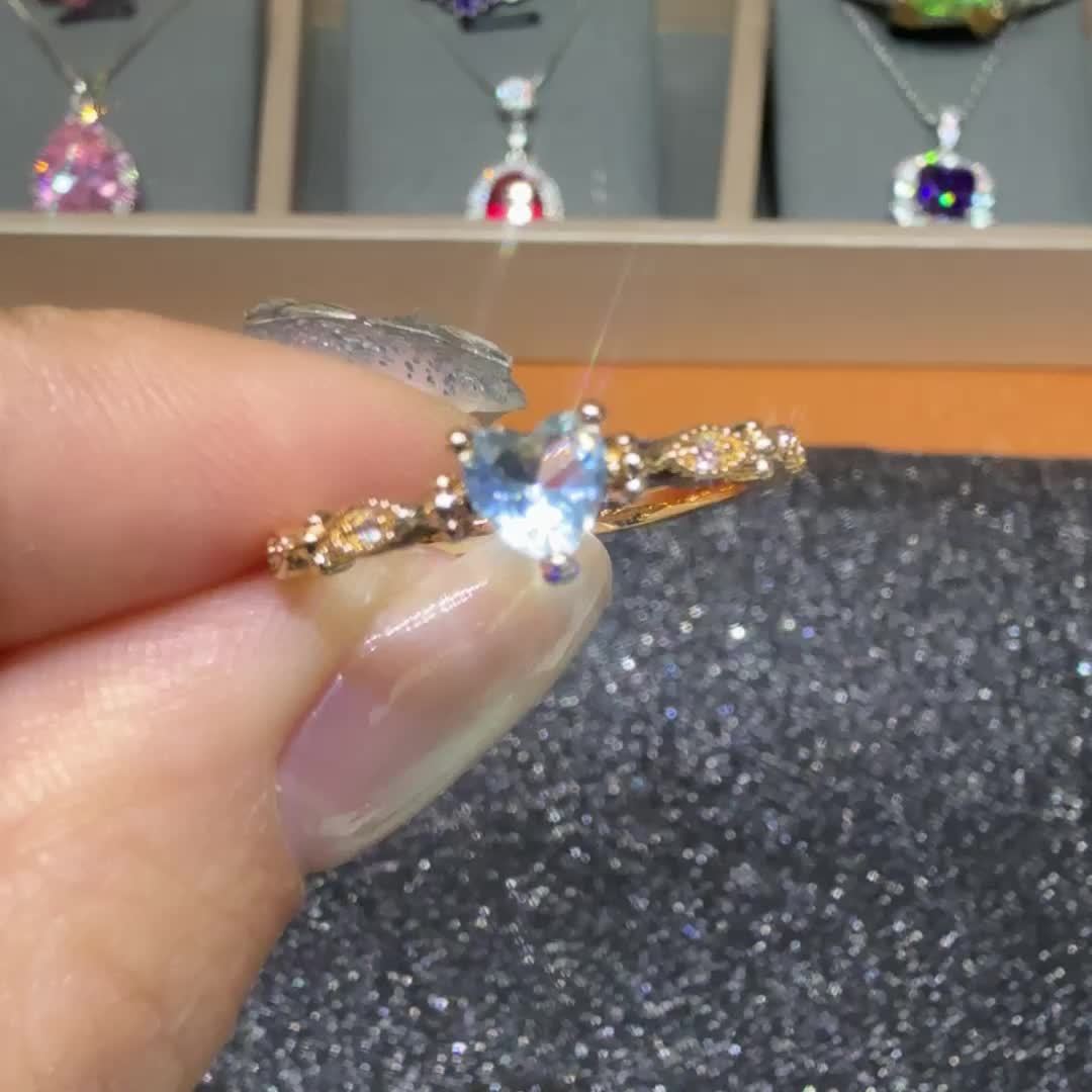Roségouden ring met hartvormige aquamarijn