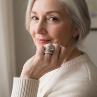 Zilveren ring met lichtblauwe aquamarijn en diamanten
