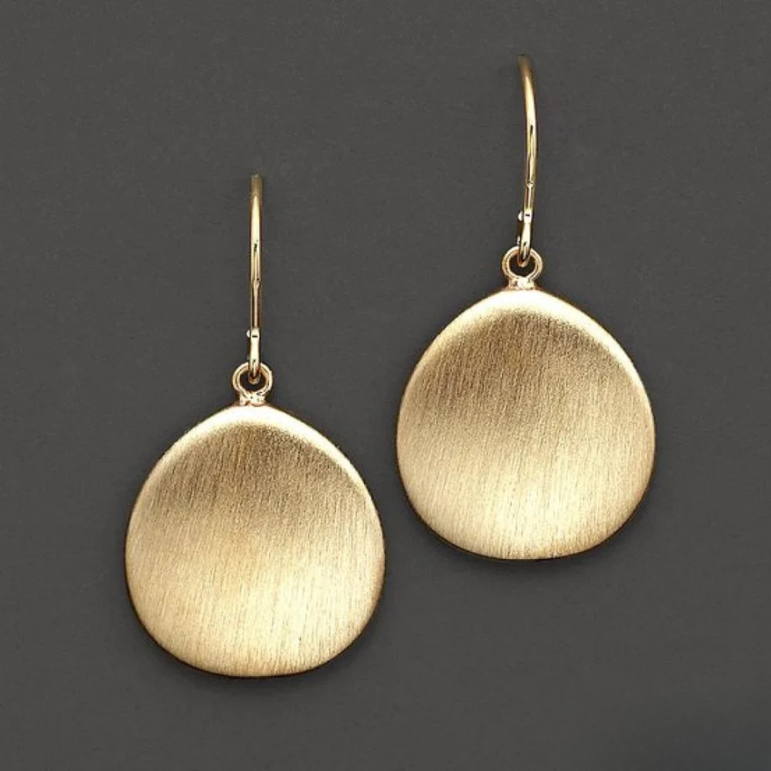 Minimalistische gouden druppeloorbellen