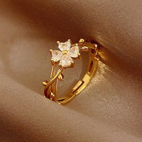 Gouden ring met klavertjevier van witte zirkonia