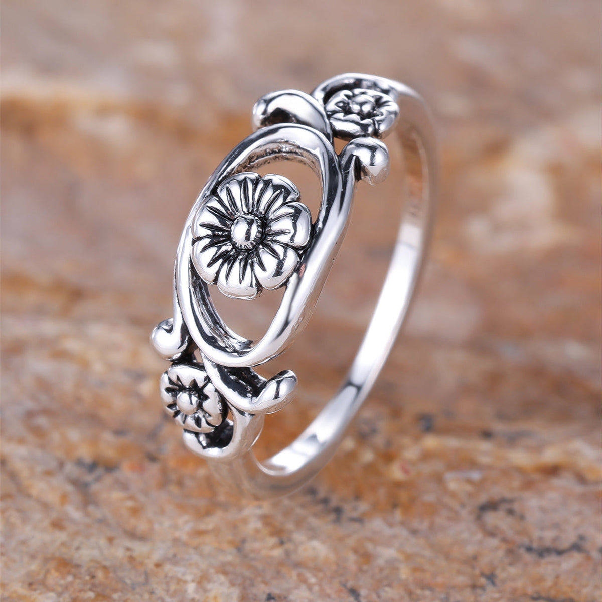Zilveren vintage ring met bloemmotief