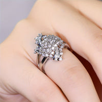 Zilveren ring met sprankelende zirkonia bloem