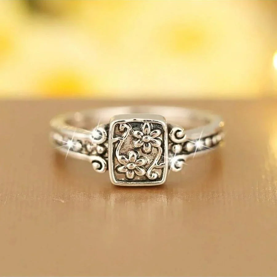 Zilveren vintage ring met bloemmotief