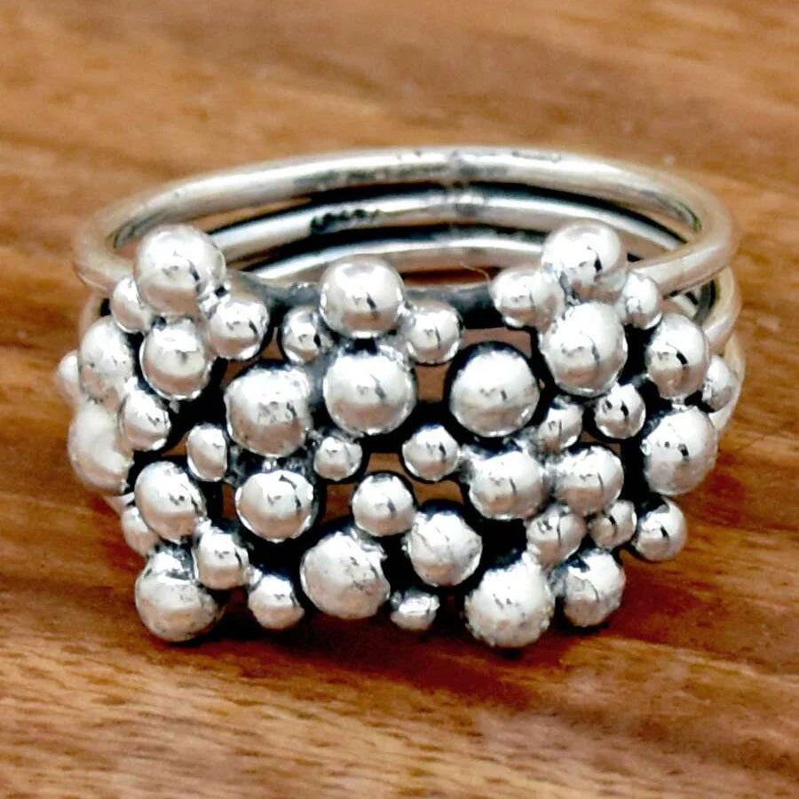 Zilveren bohemian ring met bolletjescluster