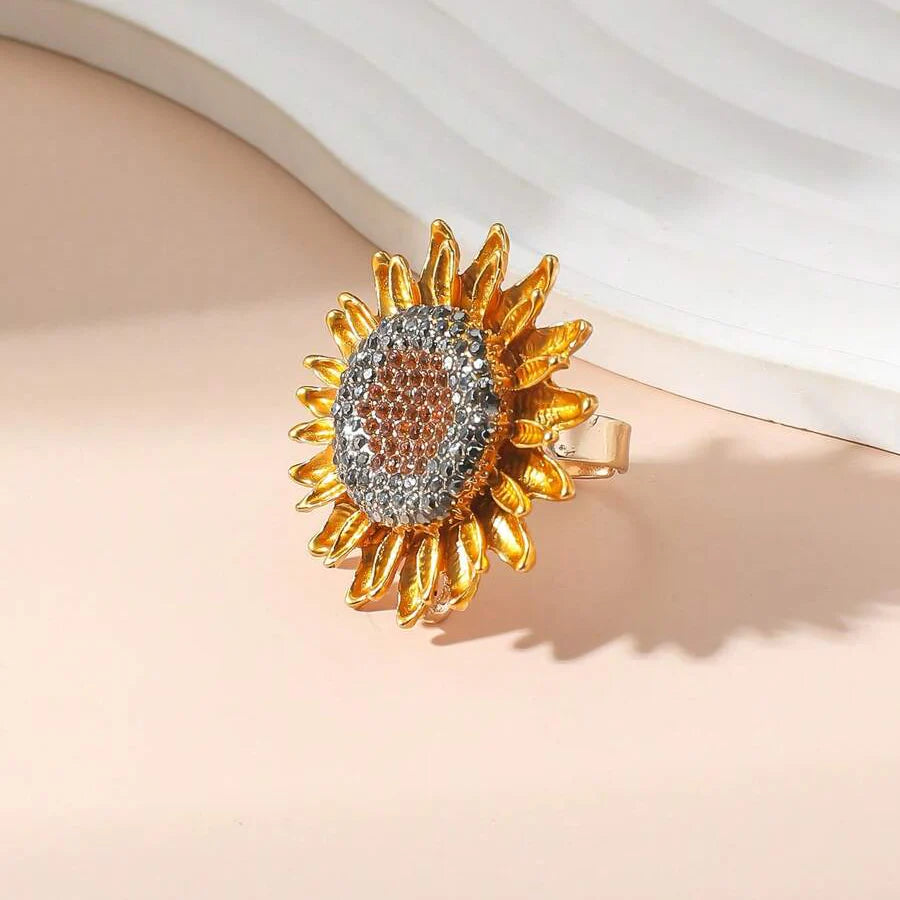 Gouden zonnebloemring met zirkonia