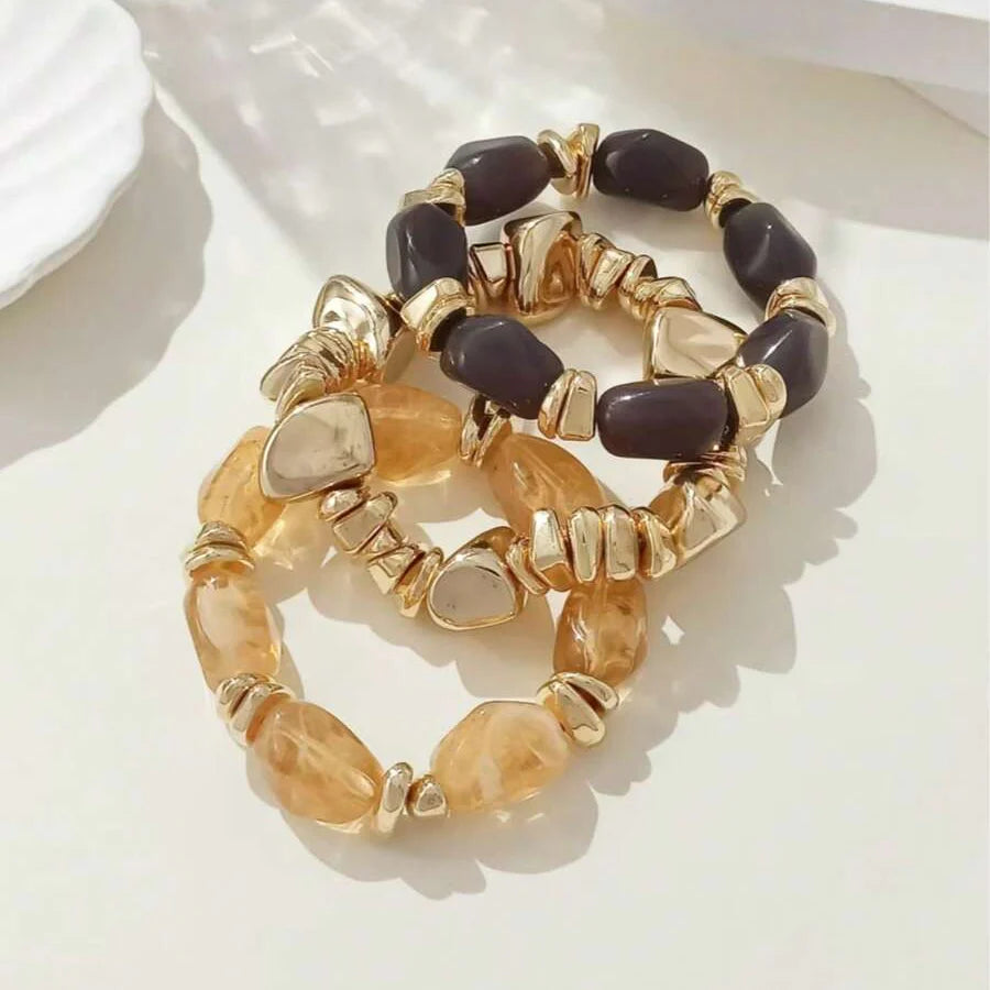 Gouden armband met onregelmatige natuursteen kralen