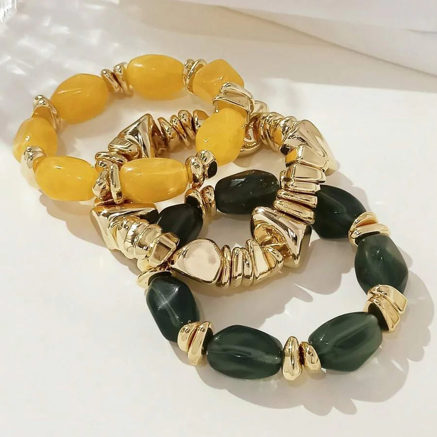 Gouden armband met onregelmatige natuursteen kralen