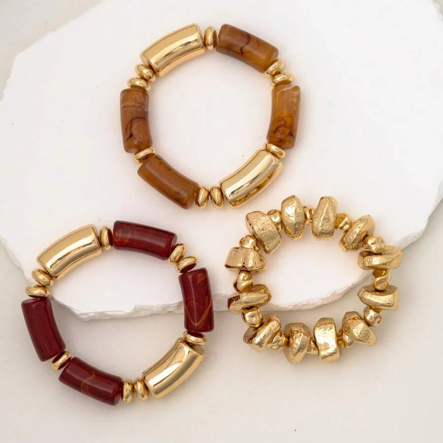 Gouden armband met onregelmatige natuursteen kralen