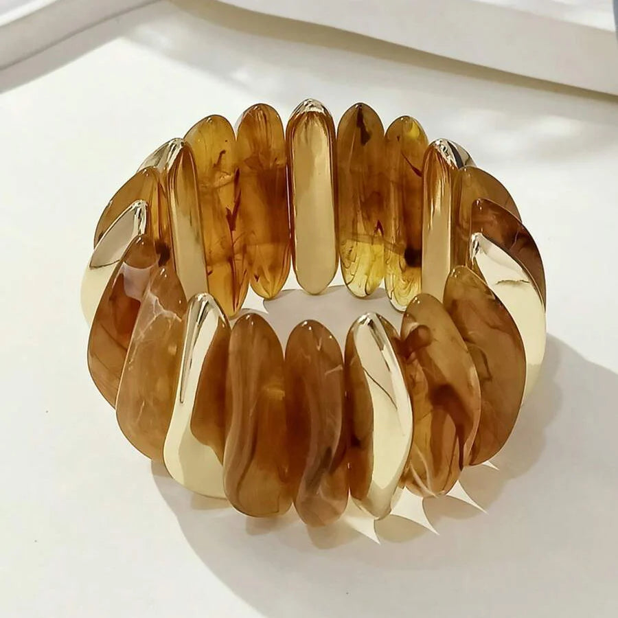 Gouden armband met onregelmatige natuursteen kralen