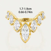 Gouden V-vormige ring met marquise zirkonia