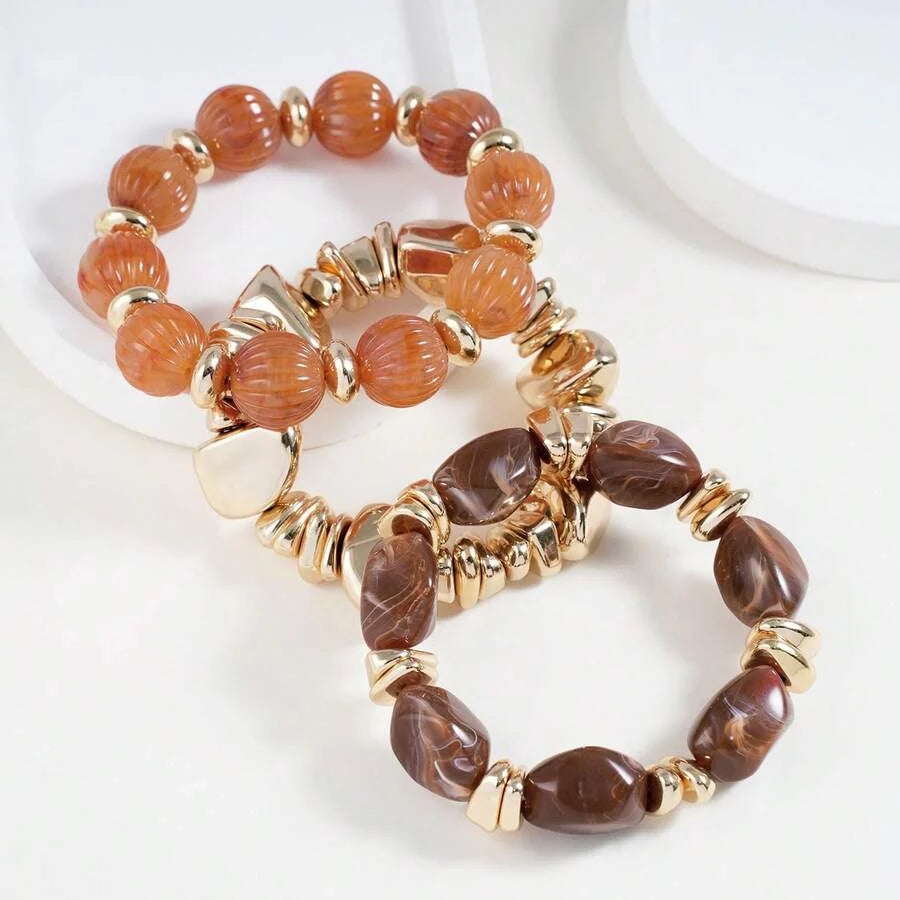 Gouden armband met onregelmatige natuursteen kralen