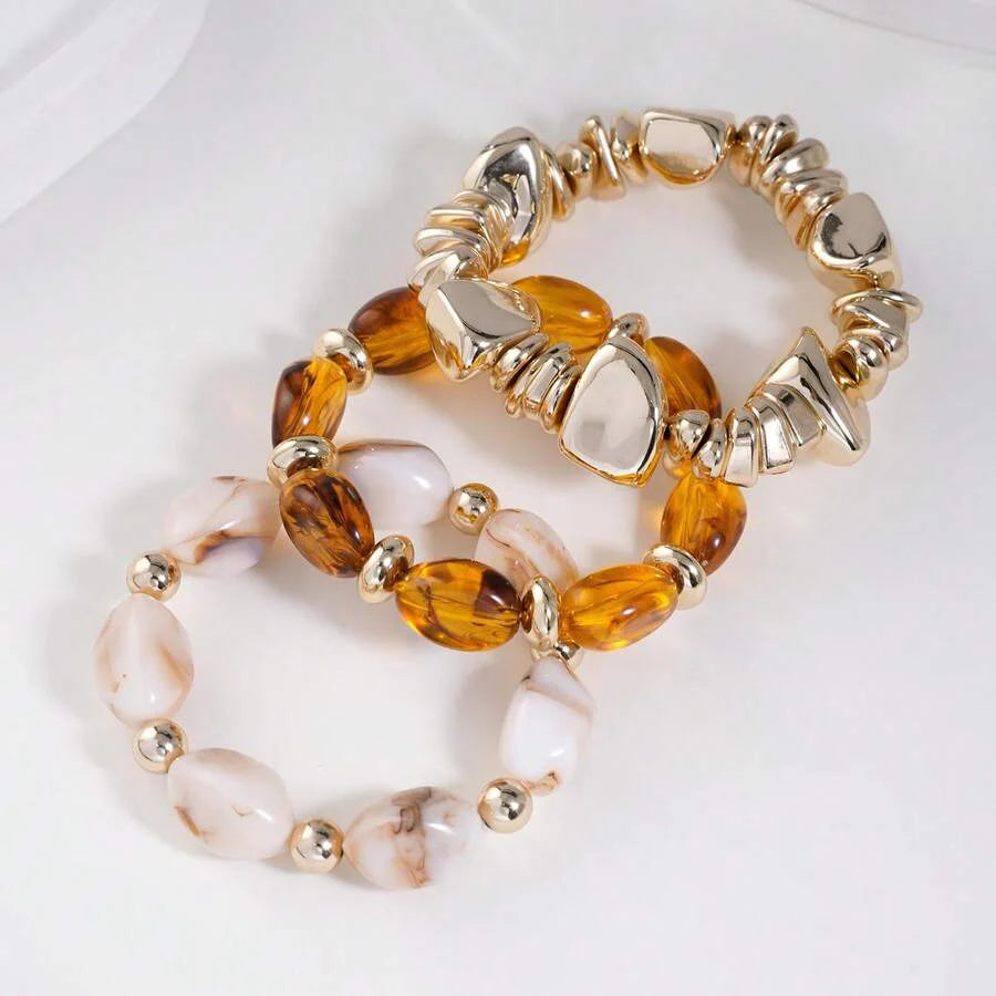 Gouden armband met onregelmatige natuursteen kralen