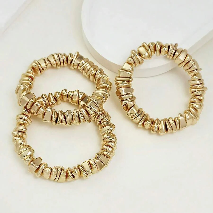 Gouden armband met onregelmatige natuursteen kralen