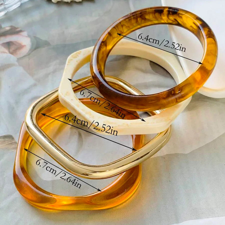 Gouden armband met onregelmatige natuursteen kralen