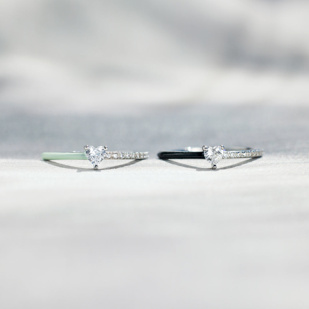Zilveren solitaire ring met hartvormige steen