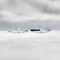 Zilveren solitaire ring met hartvormige steen