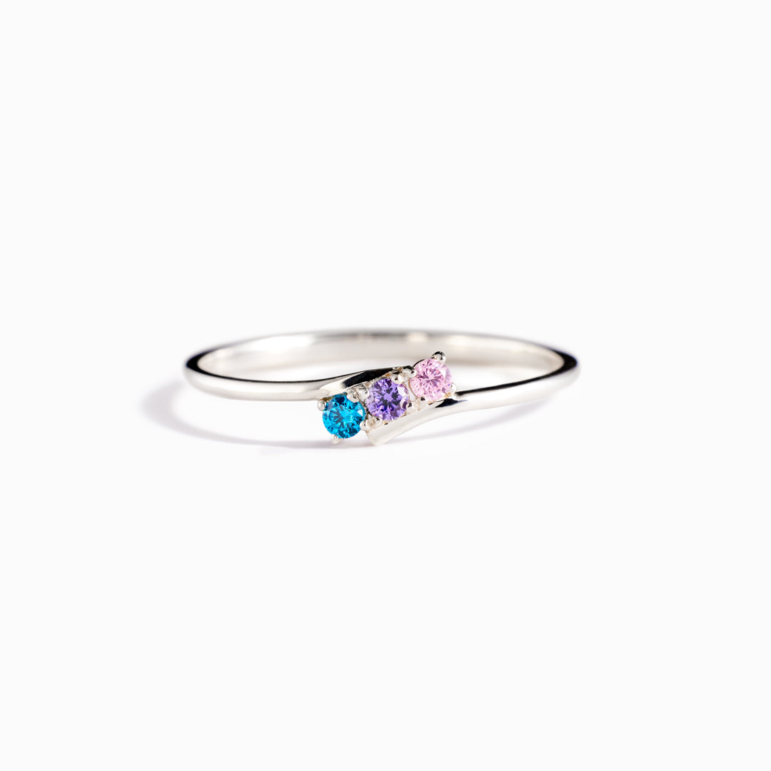 Gouden ring met kleurrijke geboortestenen
