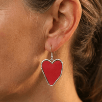 Zilveren oorbellen met rood hart