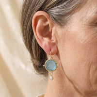 Gouden vintage oorbellen met turquoise steen en parels