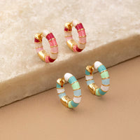 Gouden emaille oorbellen roze en turquoise