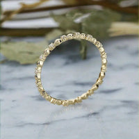 Gouden minimalistische ring met kleine zirkonia