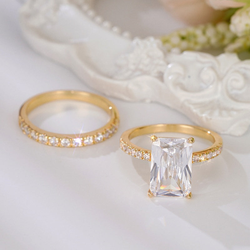 Zilveren ringenset met emerald-geslepen zirkonia en pavé band