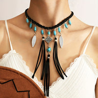 Bohemian ketting met turkoois en rode kralen kruishanger