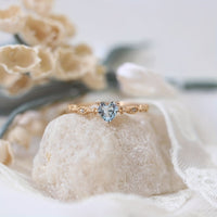 Roségouden ring met hartvormige aquamarijn