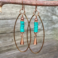 Koperen bohemian hoepel oorbellen met turquoise kralen