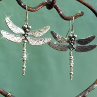 Zilveren bohemian oorbellen met libelle