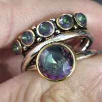 Zilveren ring met mystieke regenboog edelstenen