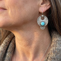 Zilveren oorbellen met turquoise edelsteen