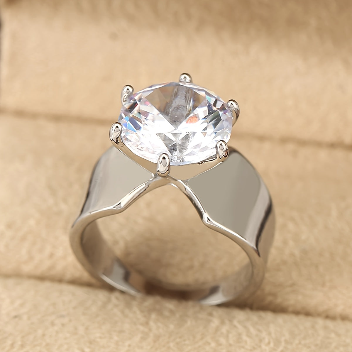 Zilveren ring met bloemen en blad in laagjes