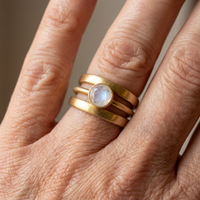 Gouden ringenset met maansteen