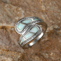 Zilveren ring met witte opaal en zirkonia