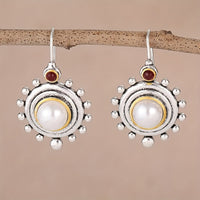 Vintage oorbellen met parel en rode steen