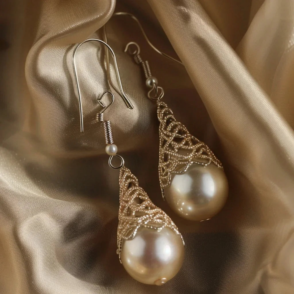 Vintage pareloorbellen met gouden filigraan