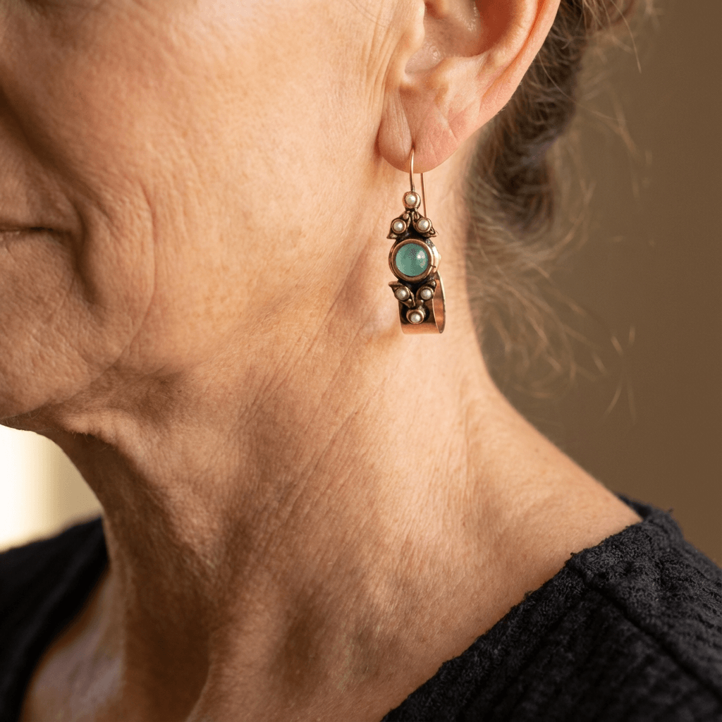 Vintage oorbellen met groene steen en parels