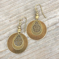 Bohemian bronzen oorbellen met filigrein druppel