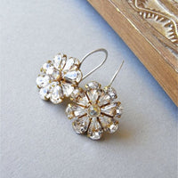 Vintage bloemoorbellen met heldere kristallen