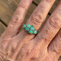 Zilveren ring met groene opaal en smaragdgroene accenten