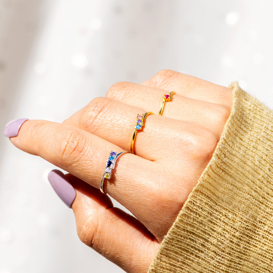 Gouden ring met kleurrijke geboortestenen