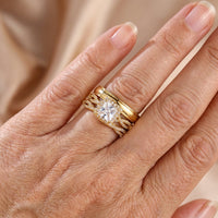Gouden ringenset met princess-geslepen zirkonia en gevlochten band