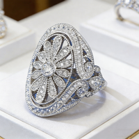 Zilveren vintage ovale ring met zirkonia bloemmotief