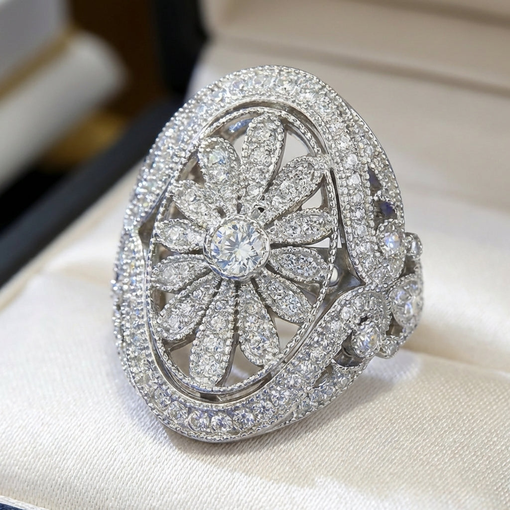 Zilveren vintage ovale ring met zirkonia bloemmotief