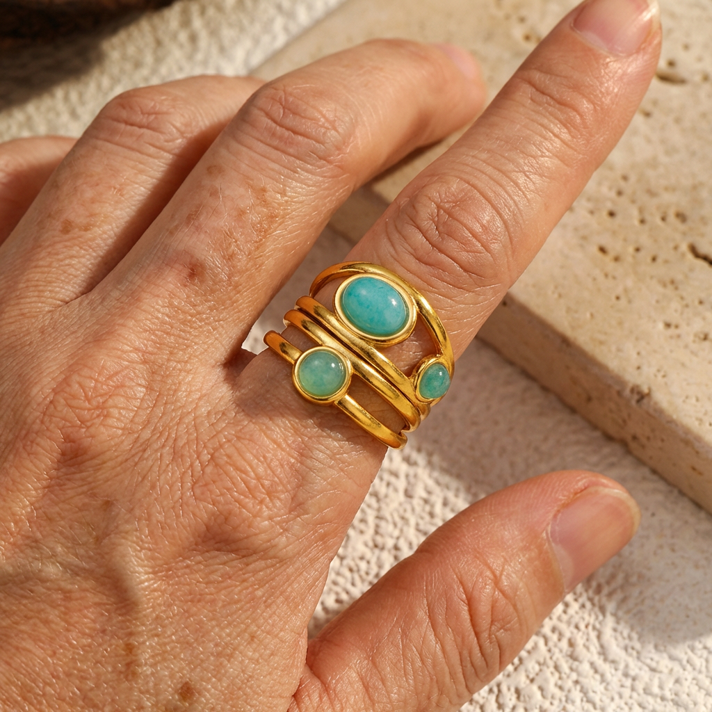 Gouden ring met amazoniet stenen