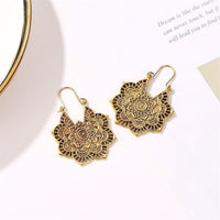 Gouden bohemian mandala bloemenoorbellen