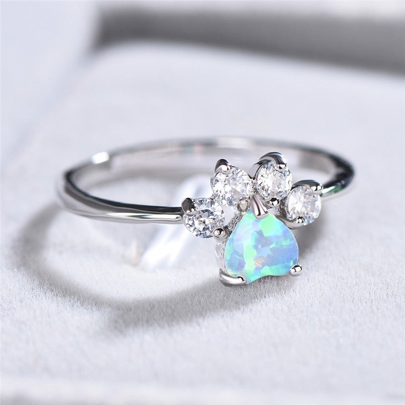 Zilveren ring met blauwe opaal en zirkonia