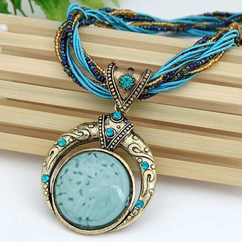 Bohemian kralenketting met groene steenhanger