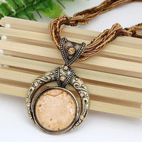 Bohemian kralenketting met groene steenhanger